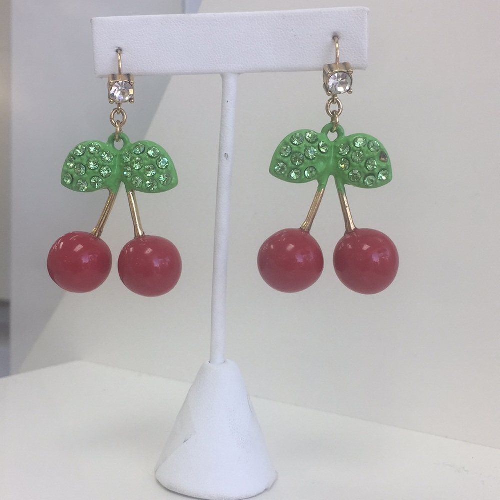Lovely BIG Cherry dangling earrings/beaded leaf 🍒
